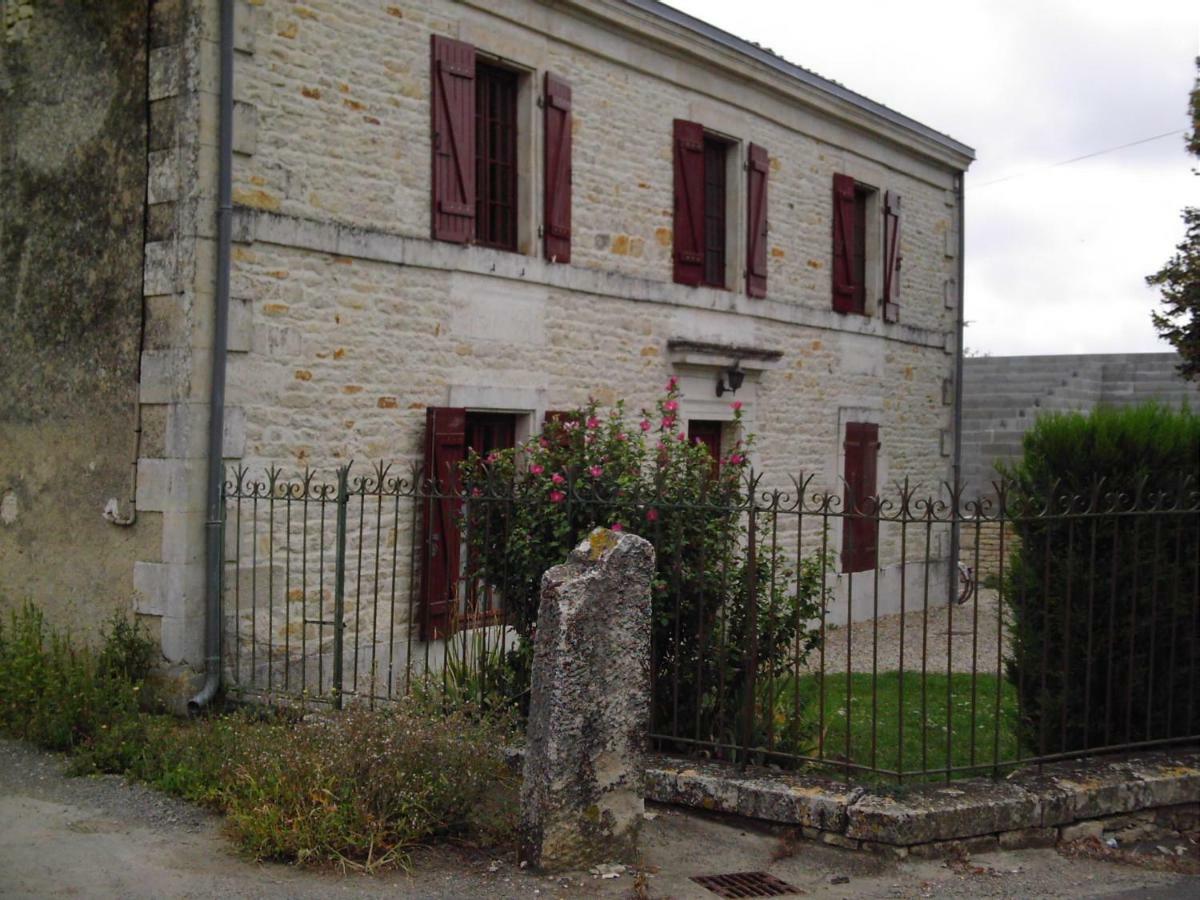 Gite De Sansais Exterior foto